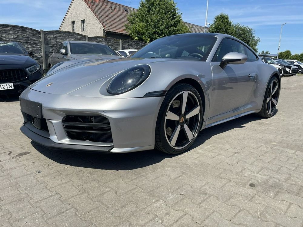 Porsche 911 992 Carrera 2025