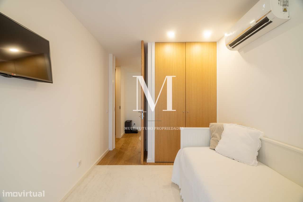 Apartamento T3 | Terraço | Varandas | Garagem | Praia-20