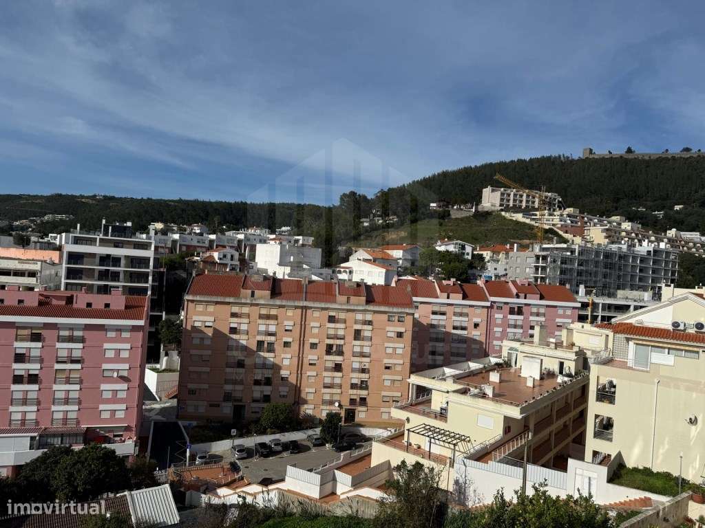 Apartamento T2 com Vista Mar no Centro de Sesimbra-9