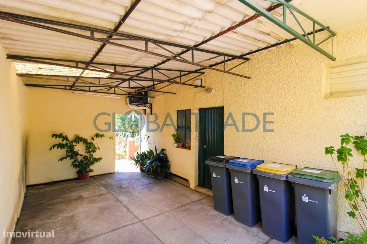 Moradia T2 com Terreno de 537m² e Potencial de Duas Habitações – Maia-6