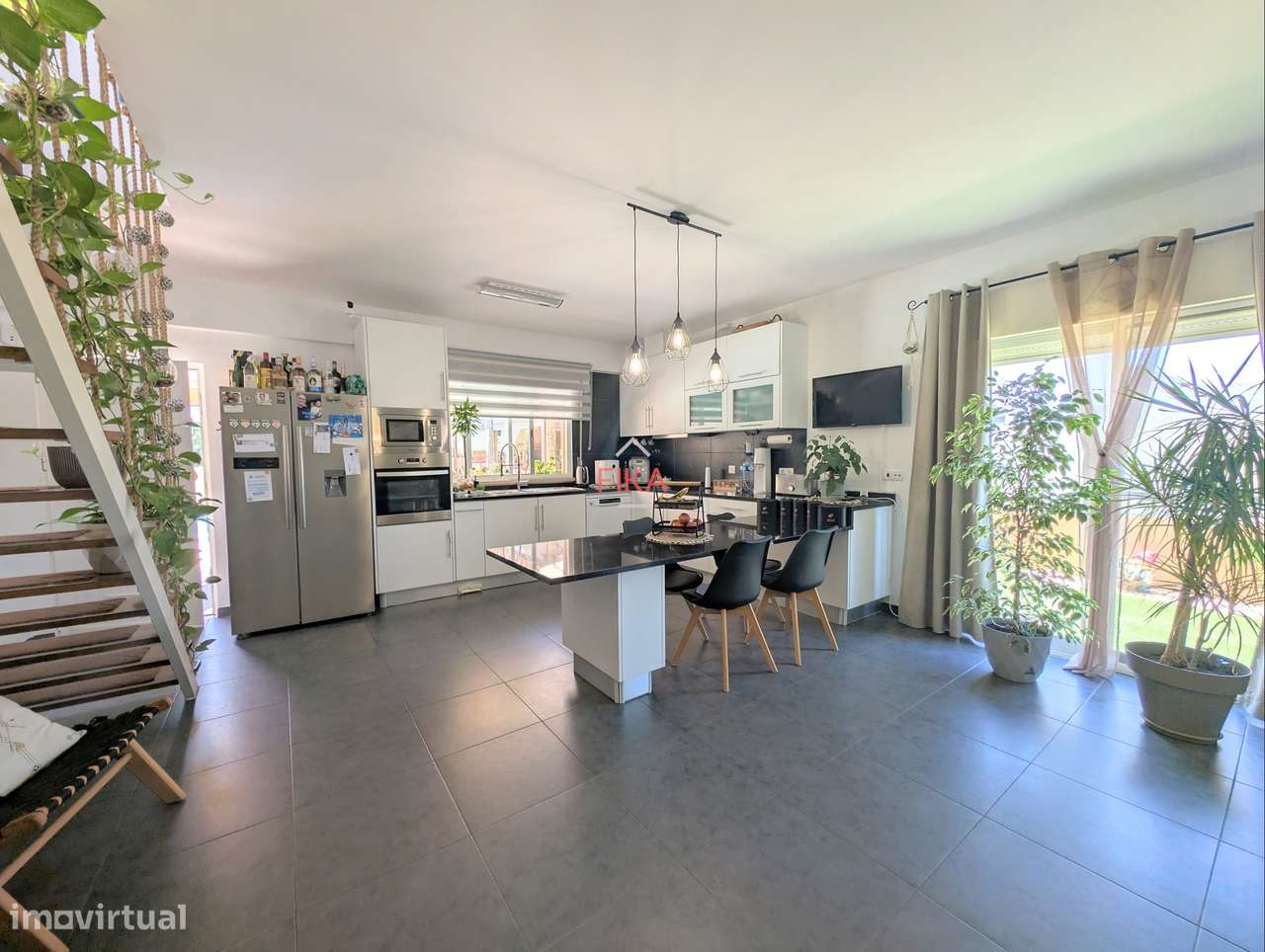 Moradia T5 Isolada com piscina e sauna - Fernão Ferro-7