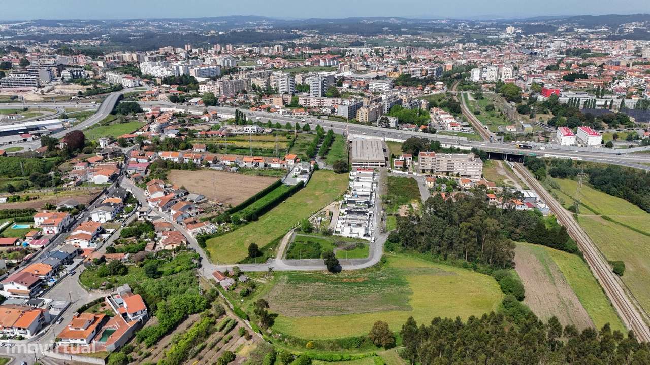 Lotes Moradias 2 e 3 Frentes, em Águas Santas, Prontos a Construir-10