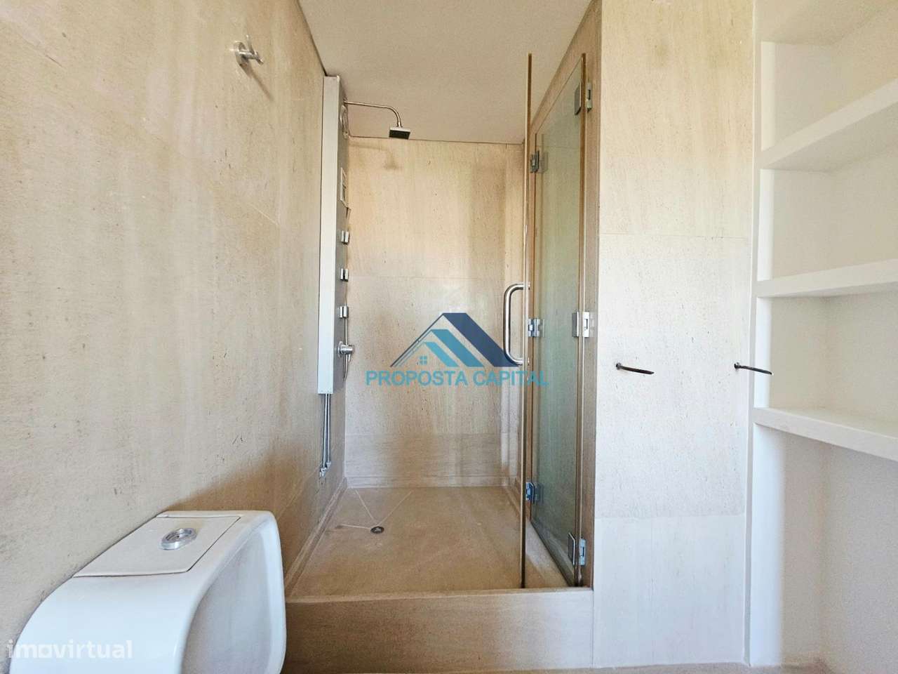Moradia T4 com excelentes áreas exteriores - Oportunidade Única...-37