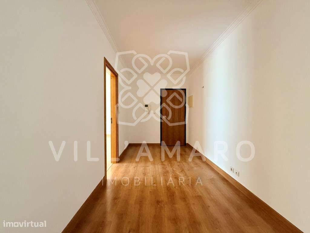 Apartamento T2 com Suíte, Varanda e Parqueamento - Malveira - Grande imagem: 5/31