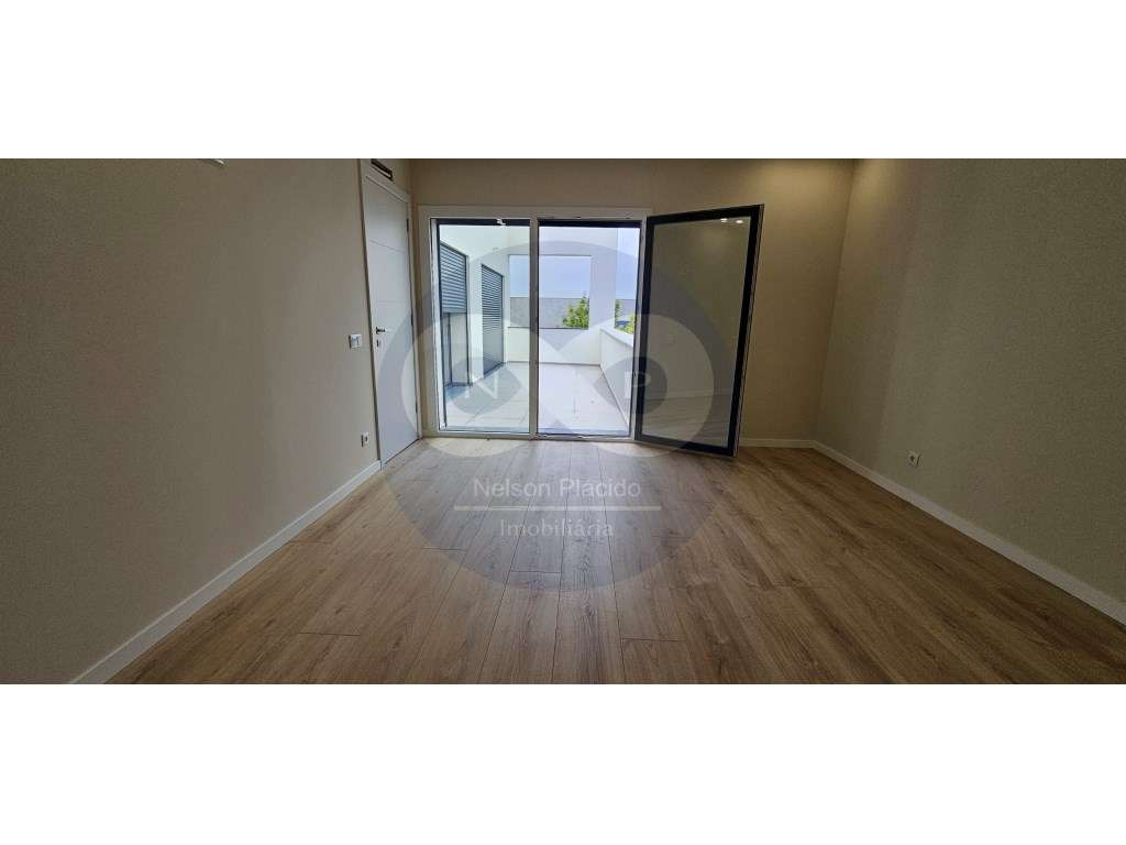 Moradia Independente T5, com piscina, em Ponte do Rol - Torres Vedr...-16