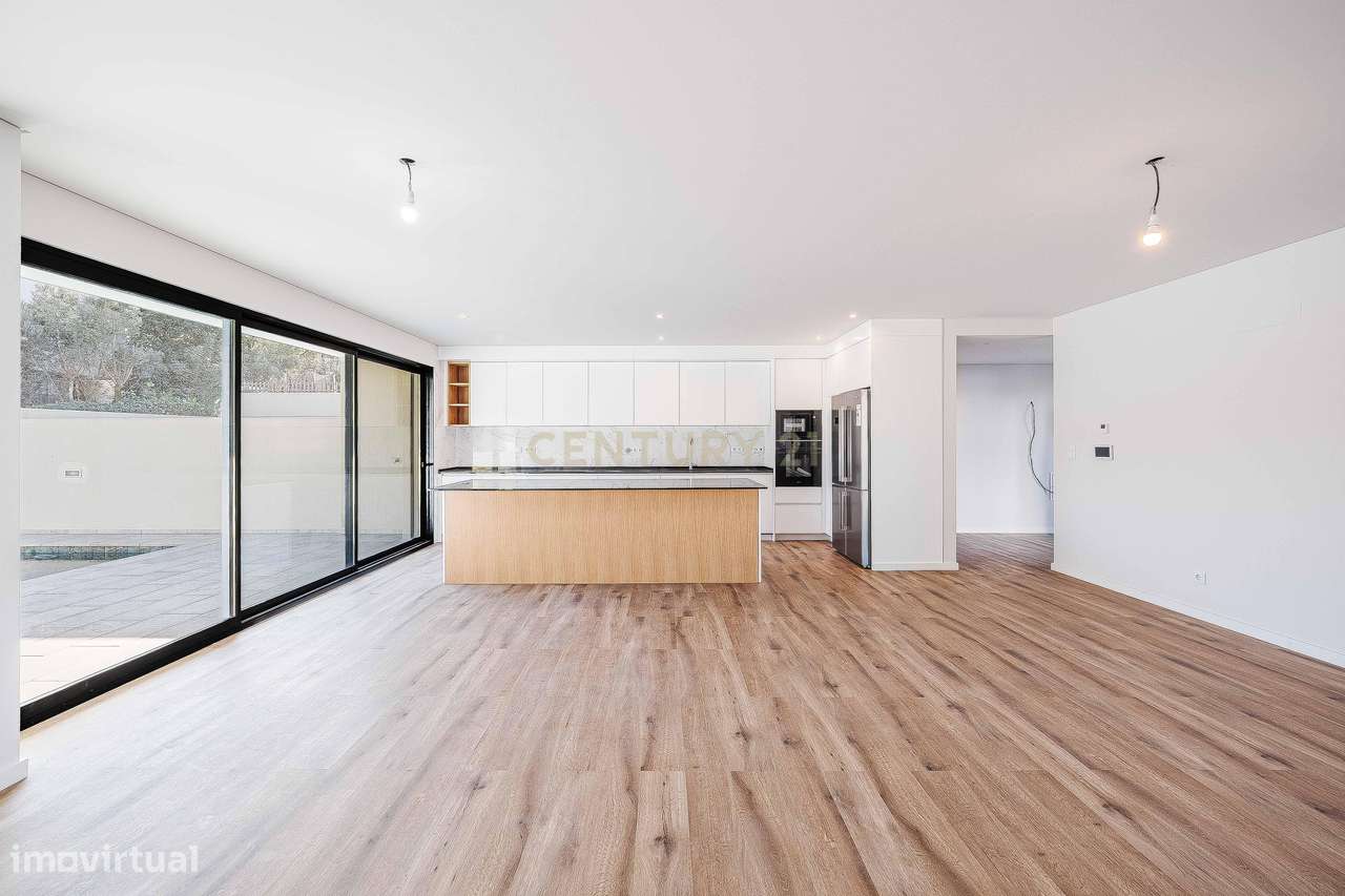 Moradia T3 Moderna de Acabamentos Premium-5
