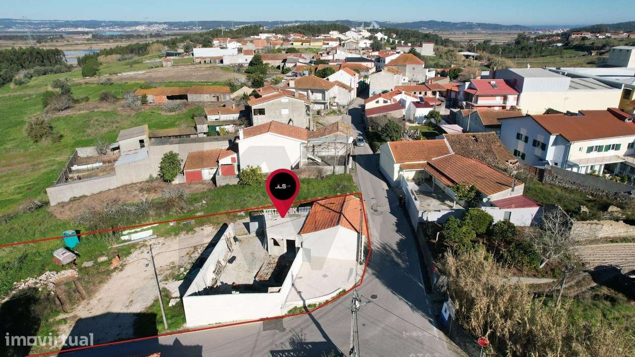 Casa baixa com terreno de 1462m2 em Alqueidão, Figueira da Foz - Grande imagem: 4/33