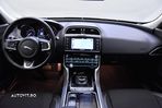 Jaguar XE - 9