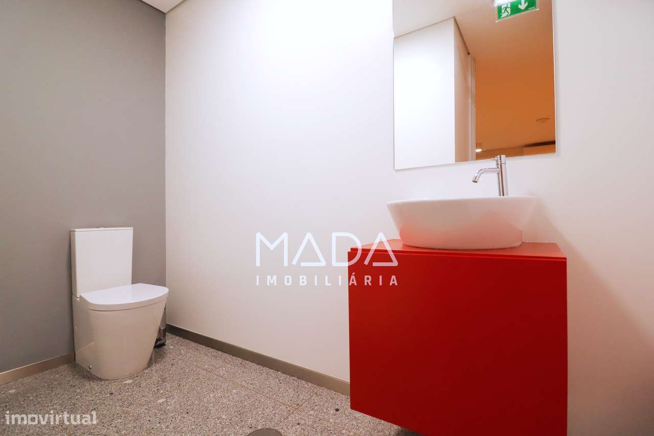 Escritório c/garagem (12 carros) na Av. da República em V.N. de Gaia-28