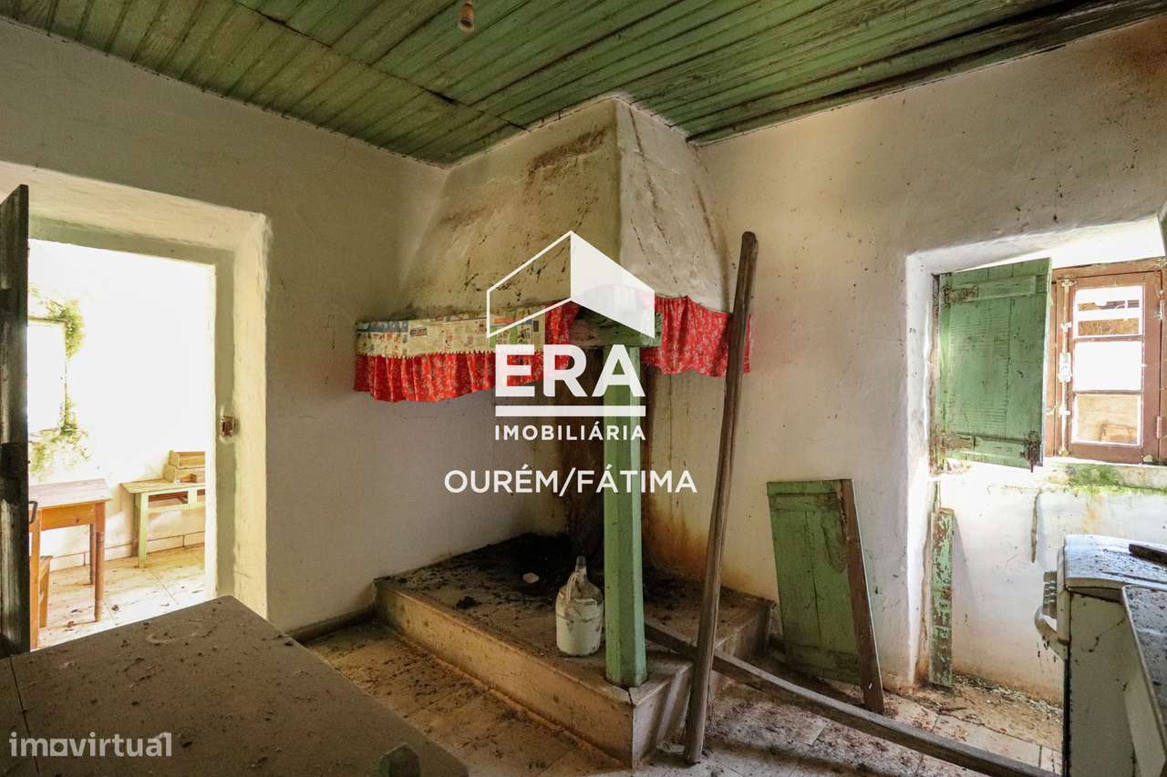 Moradia T3 para reconstrução no Bairro, Ourém-15
