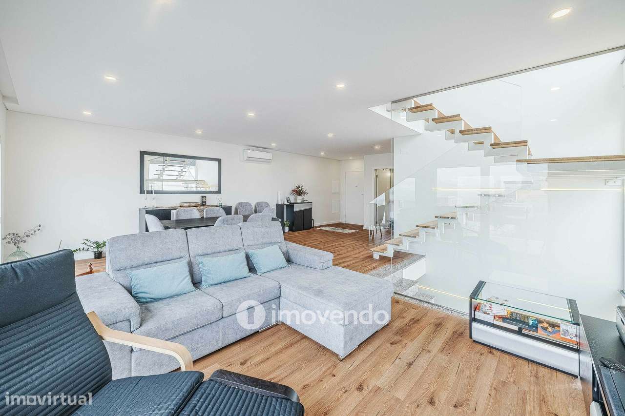 Moradia T3+1 moderna e exclusiva, com garagem e jardim, em Porto Salvo - Grande imagem: 5/60