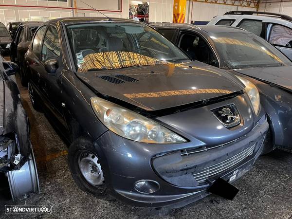 Peugeot 206+ 1.1 de 2010 para peças - 1