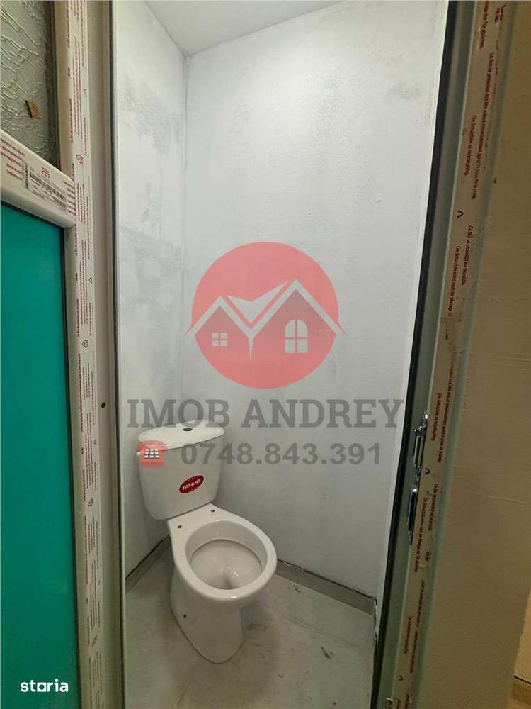 Spatiu de închiriat – Ultracentral, parter, vitrina mare, trafic inten - Imagine principală: 5/5