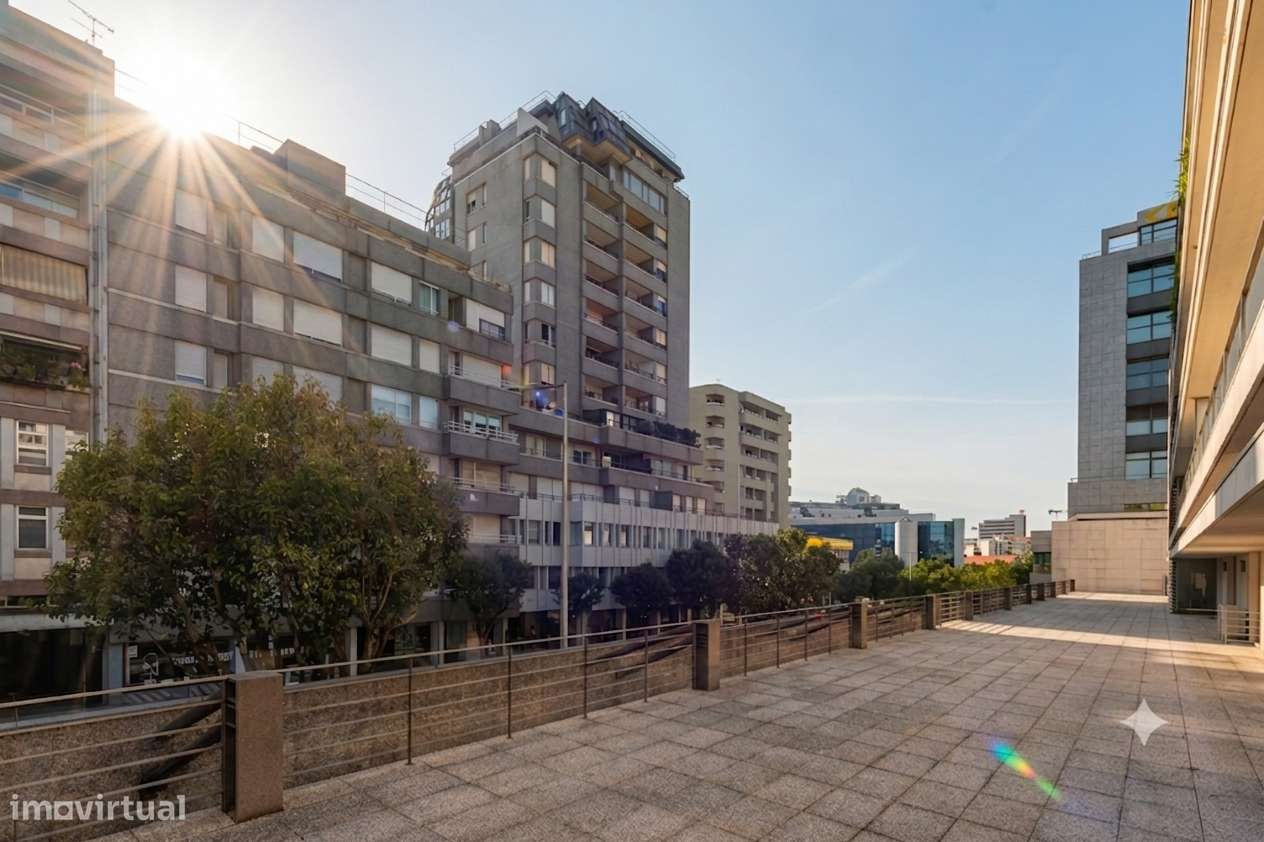 Apartamento T5 com 4 casas de banho e garagem-5