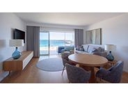 Apartamento T0 Duplex vista mar na primeira linha de praia em Sesimbra - Miniatura: 3/34