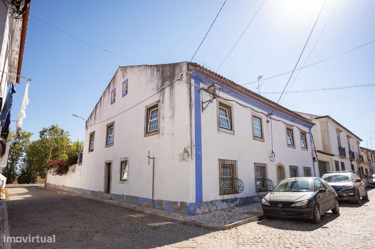 Moradia histórica T6 com piscina e anexo – centro de Salvaterra de Mag-56