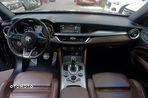 Alfa Romeo Stelvio 2.0 Turbo Veloce Q4 - 17