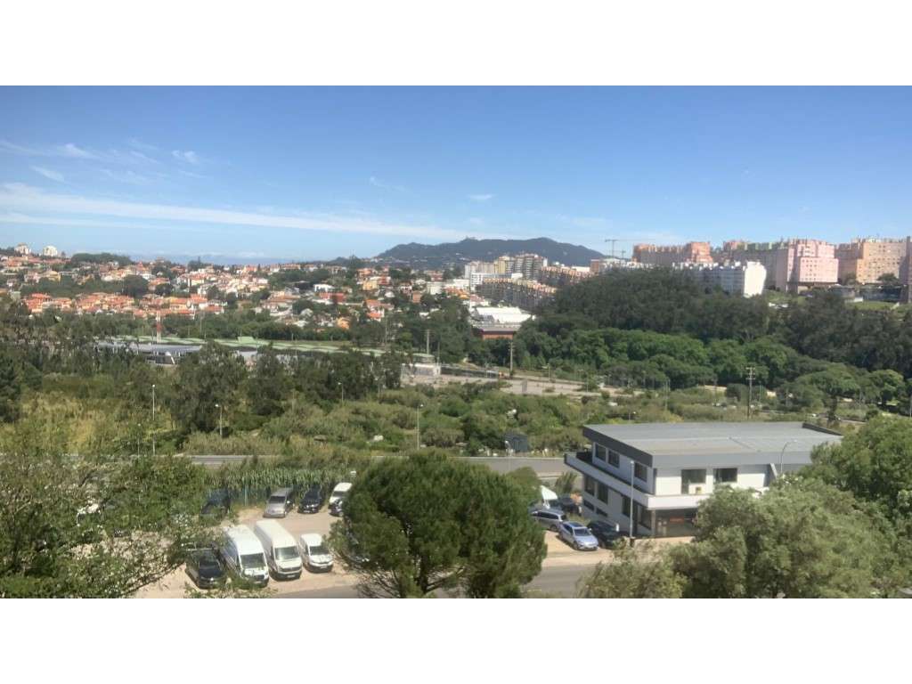 T4 com 130m² e Vista Deslumbrante para Sintra-22