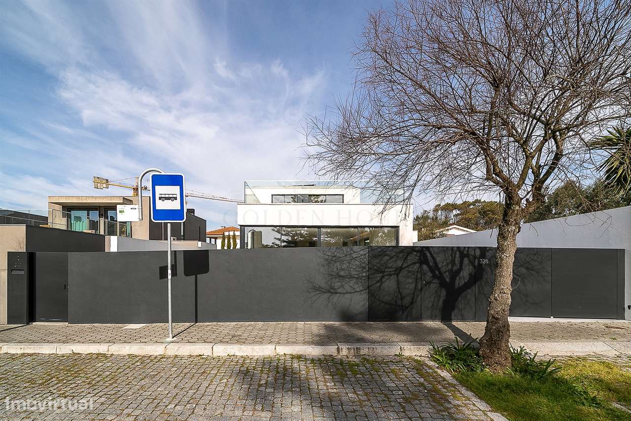 Moradia T4 de Luxo em Canidelo com Vista Mar | Golden Hour Real Estate-18