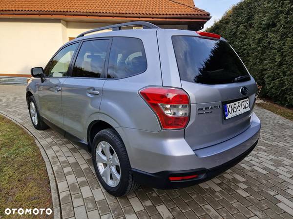 Subaru Forester 2.0XT Comfort Lineartronic - 12