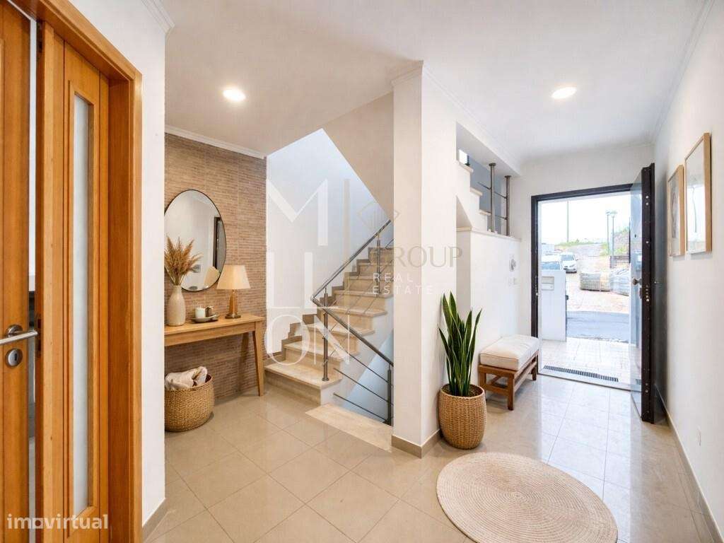 MORADIA T5 RENOVADA | GARAGEM 100 m2 | PRONTA A HABITAR – FEIJÓ-13