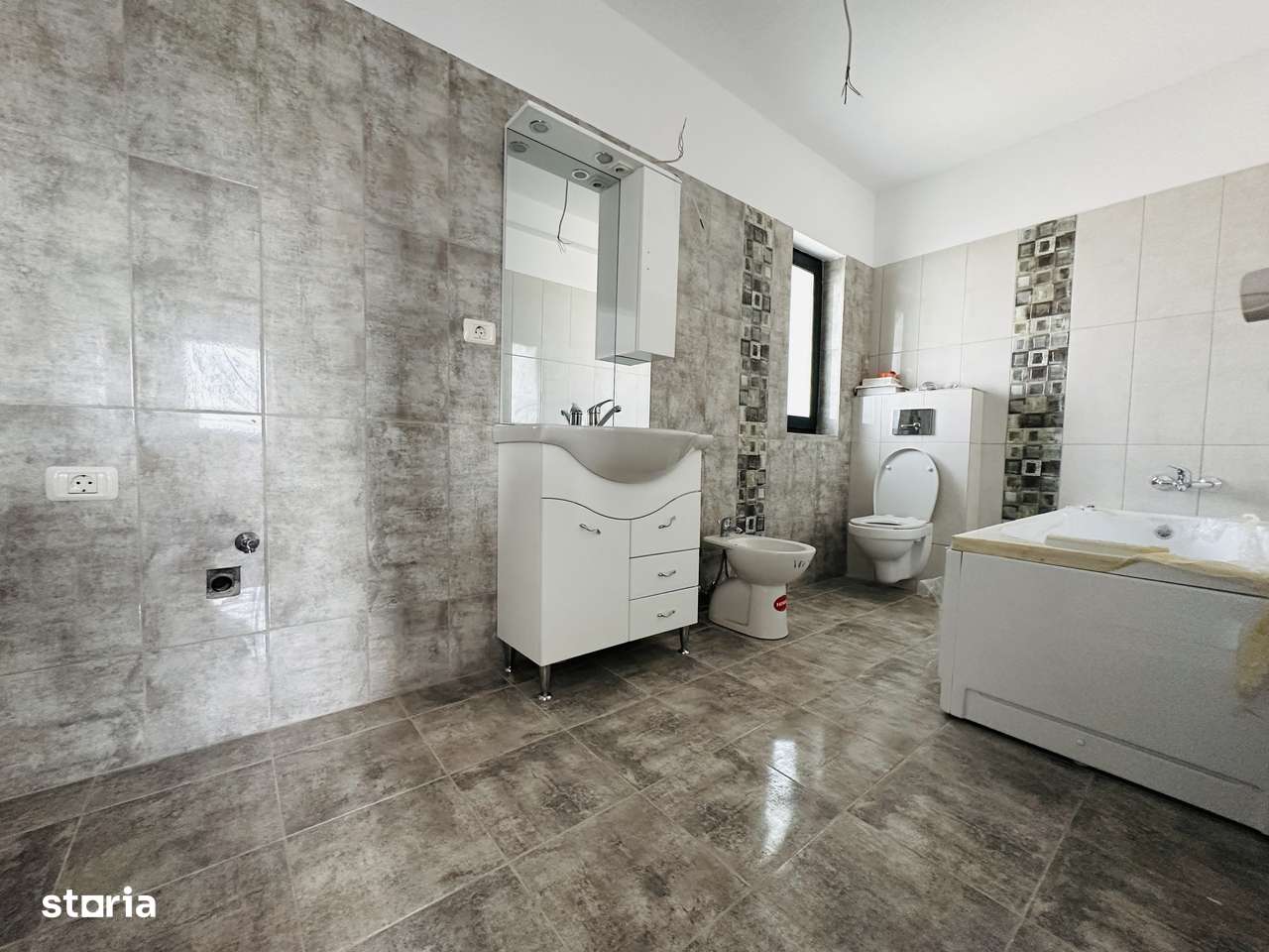 Casă de vânzare în Comuna Berceni – 4 camere, 360 mp – 165.000 €-12