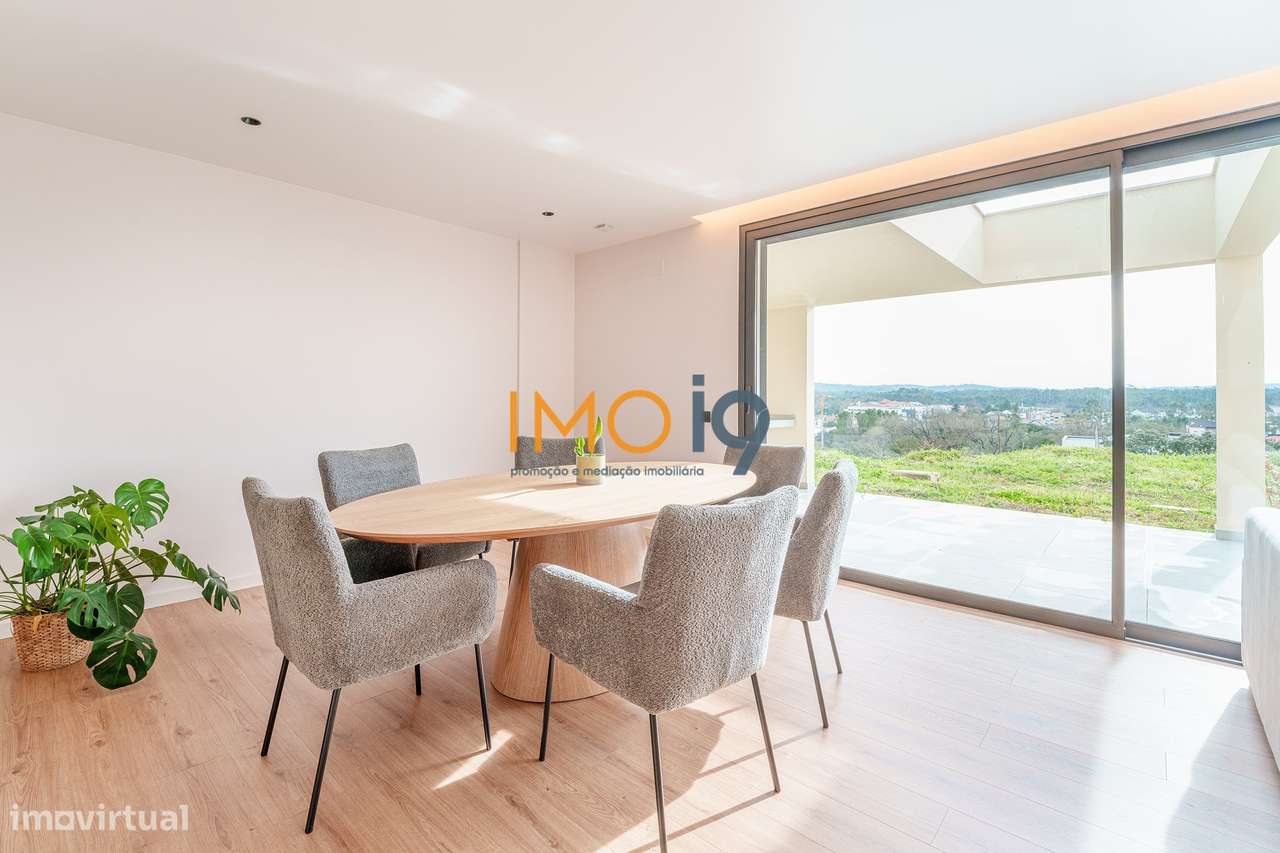 Moradia T4 com Vista Panorâmica em Fátima-7