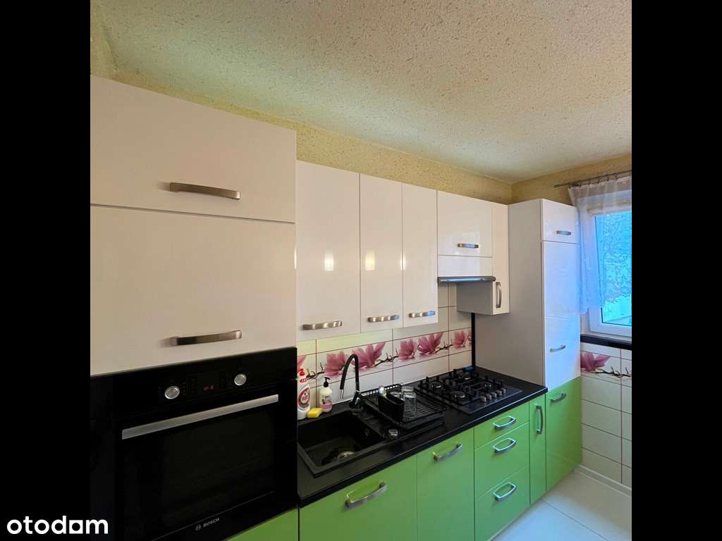 Trzy pokoje na trzecim piętrze-8