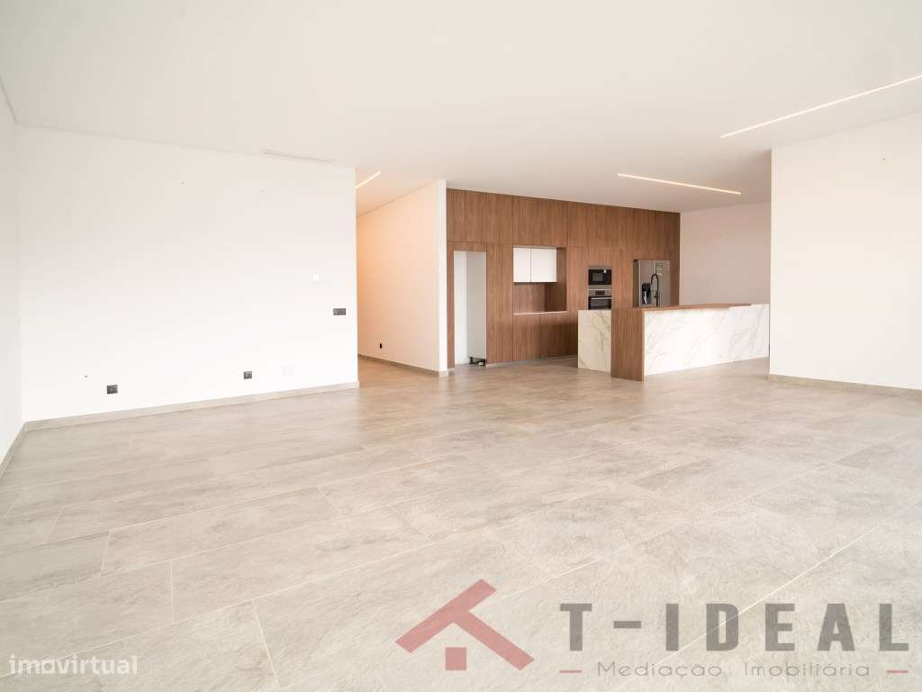 Apartamento T3 no Centro da Lourinhã-5