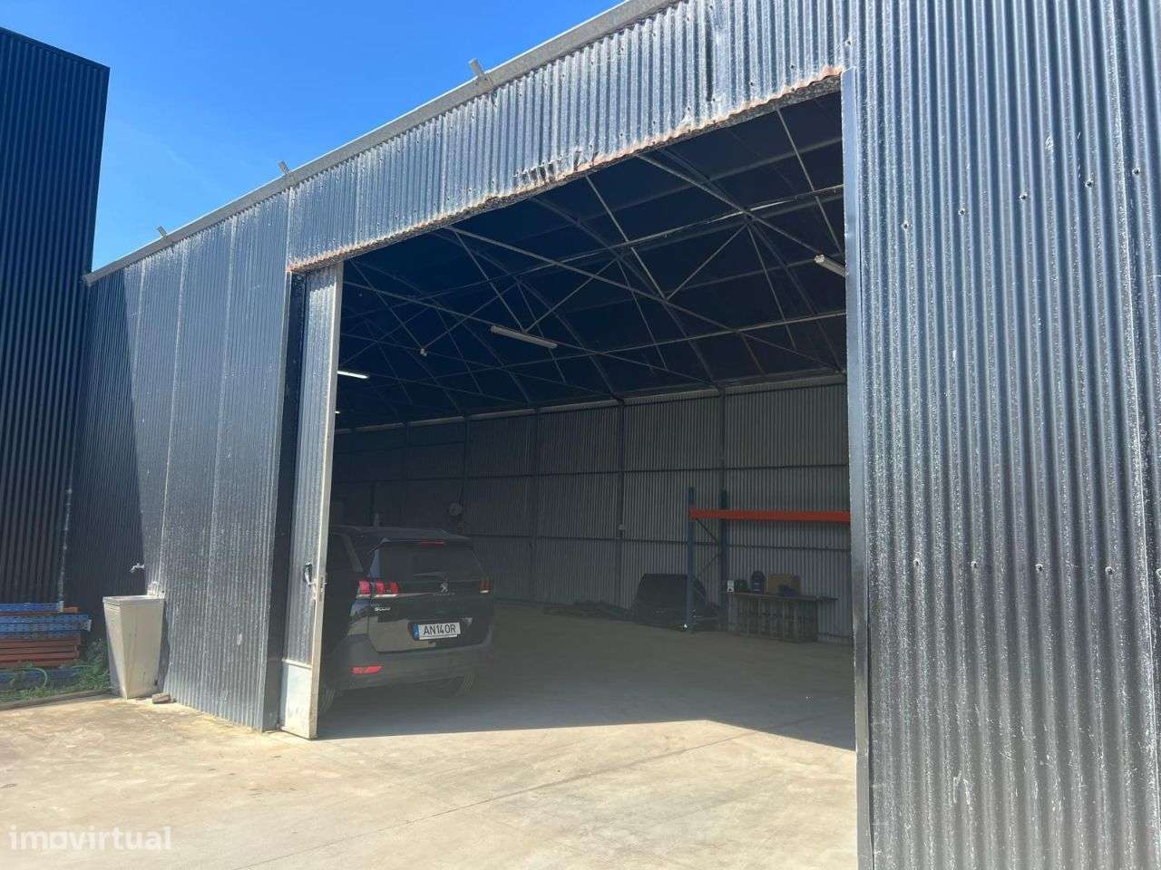 Armazém de 380m² com estacionamento na Póvoa - Grande imagem: 2/16