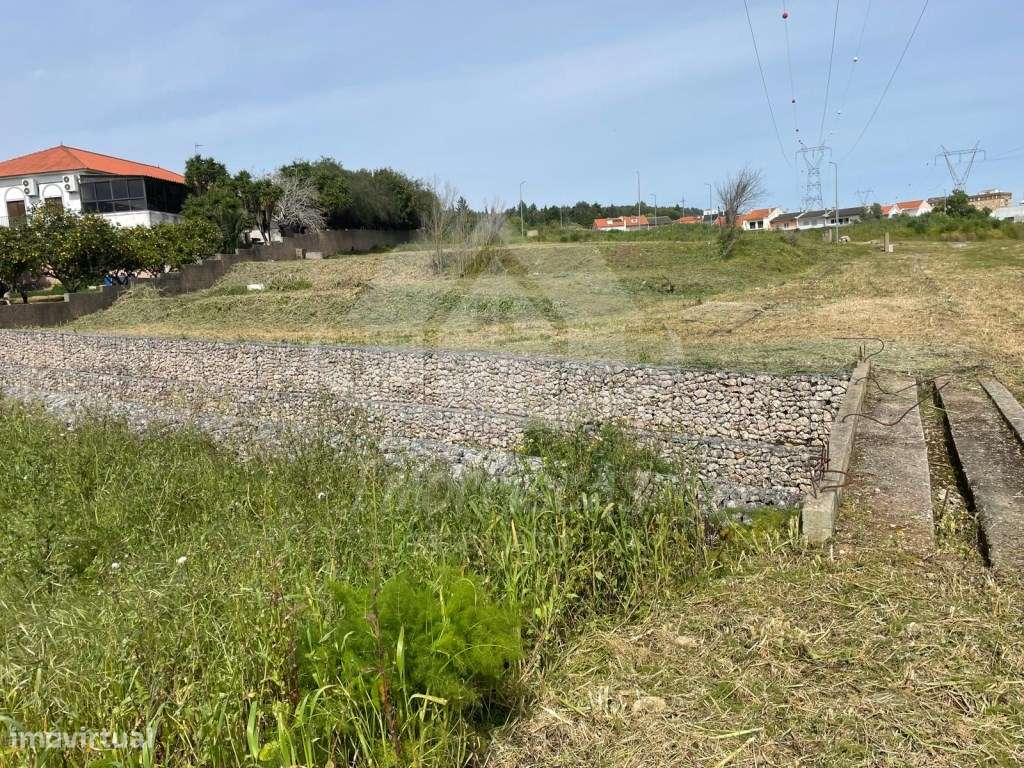 Terreno para prédio com 3 pisos na Quinta dos Mogos II, Vialonga - Grande imagem: 2/8