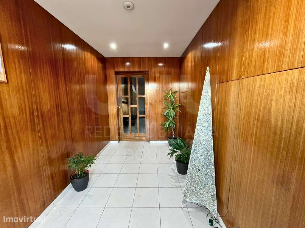 Apart. T2 Duplex Renovado | Oliveira do Douro, V.N. de Gaia - Grande imagem: 5/28