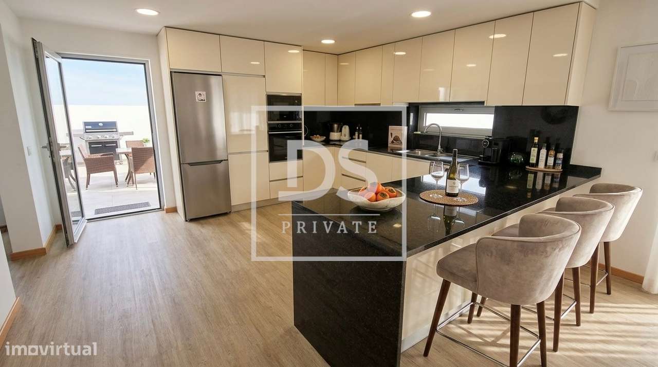 Moradia Geminada T4 de Luxo em São Mamede – Eficiência A+ e Piscina Pr - Grande imagem: 2/9