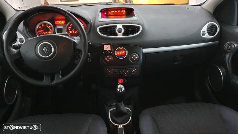 Renault Clio 1.2 16V Confort Privilège - 14