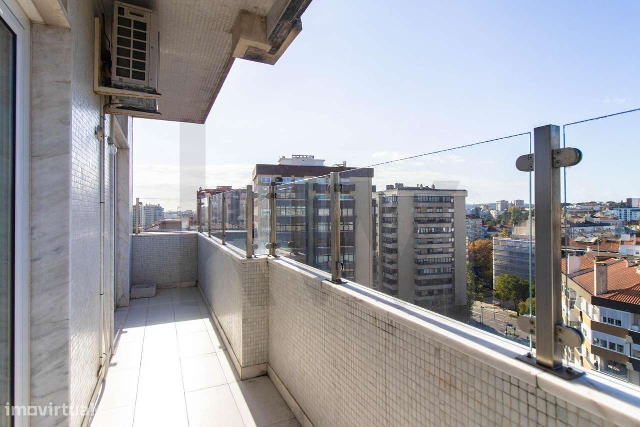 Excelente T3 mobilado para arrendamento no Lumiar - Grande imagem: 2/36