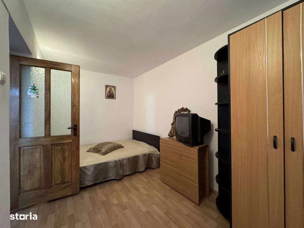 4 cam, etaj 2, 60 mp, bloc caramida, zona centrala Caracal - Imagine principală: 4/20