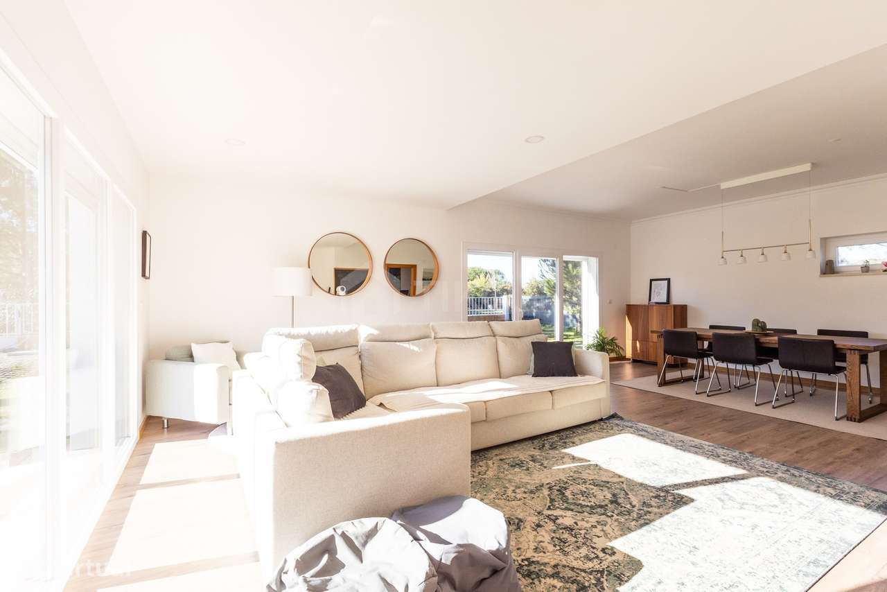 MORADIA T4 218M² EM TERRENO 1.044M² COM PISCINA EM CONDOMÍNIO GOLFE SA-11