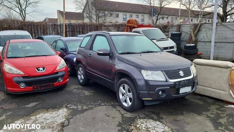 Suzuki Grand Vitara 2.4 Comfort - 1