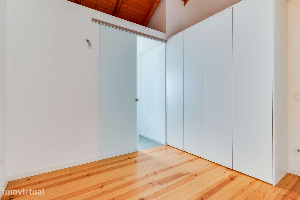 Arrenda-se apartamento T2 no Centro Histórico de Leiria - Grande imagem: 4/25