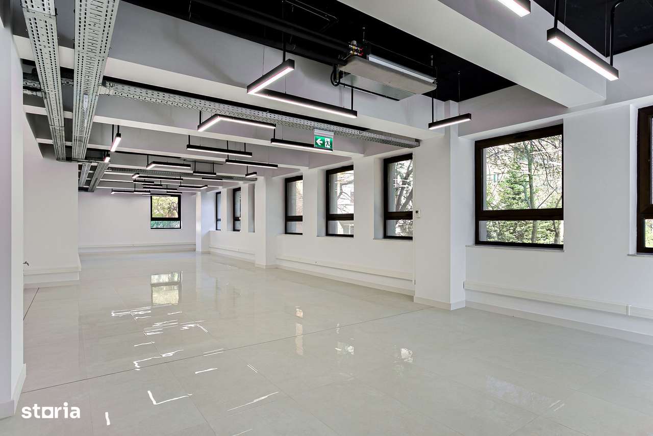 Spațiu modern de inchiriat destinat clinicilor sau companiilor - Imagine principală: 2/19