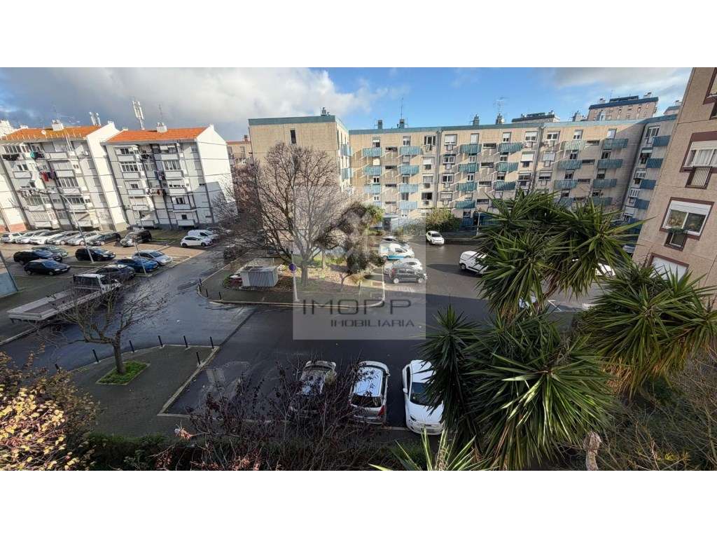 Reservado - Excelente T3 renovado nos Olivais-10