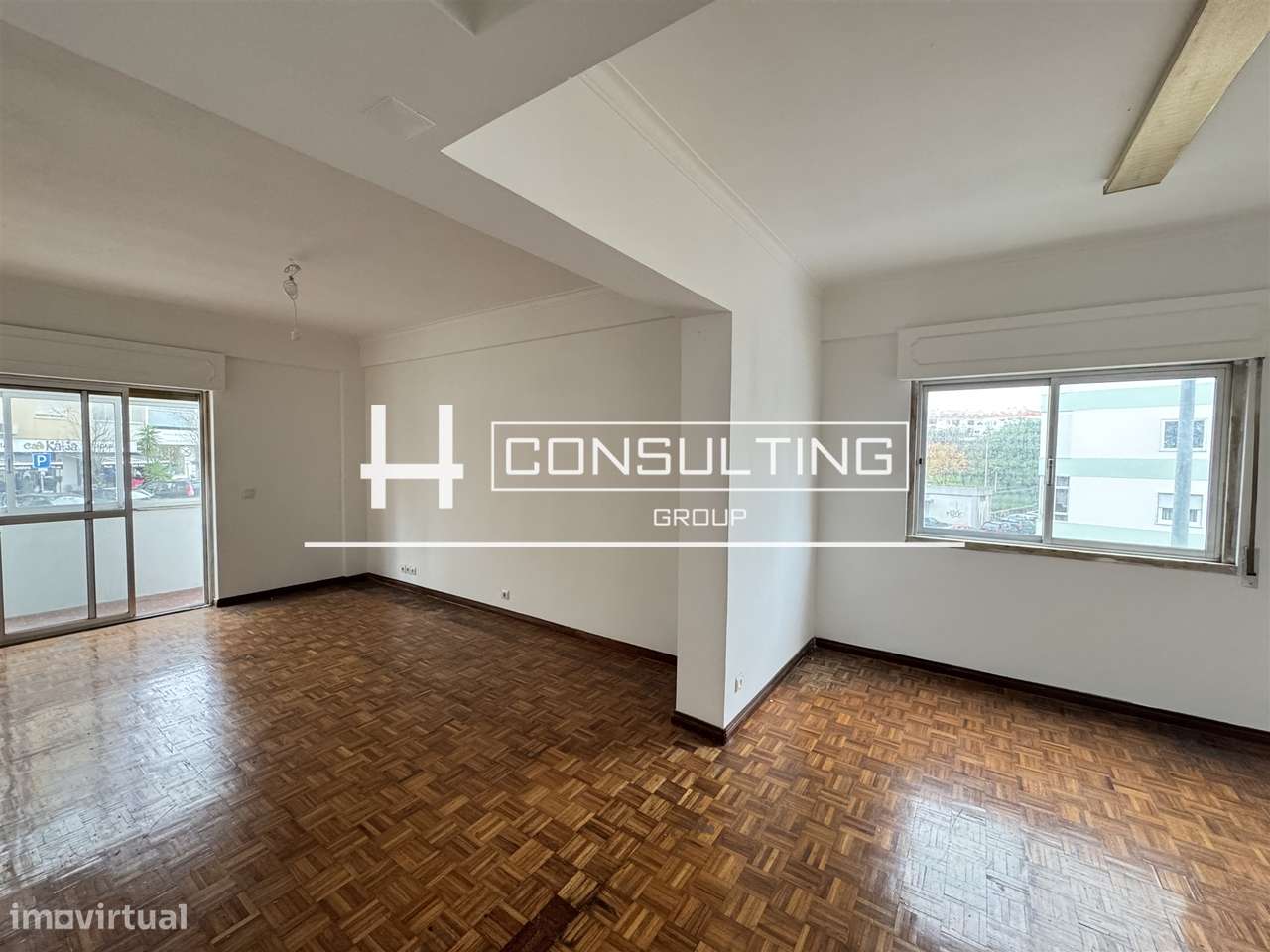 Apartamento T3 Venda em Mina de Água,Amadora-0