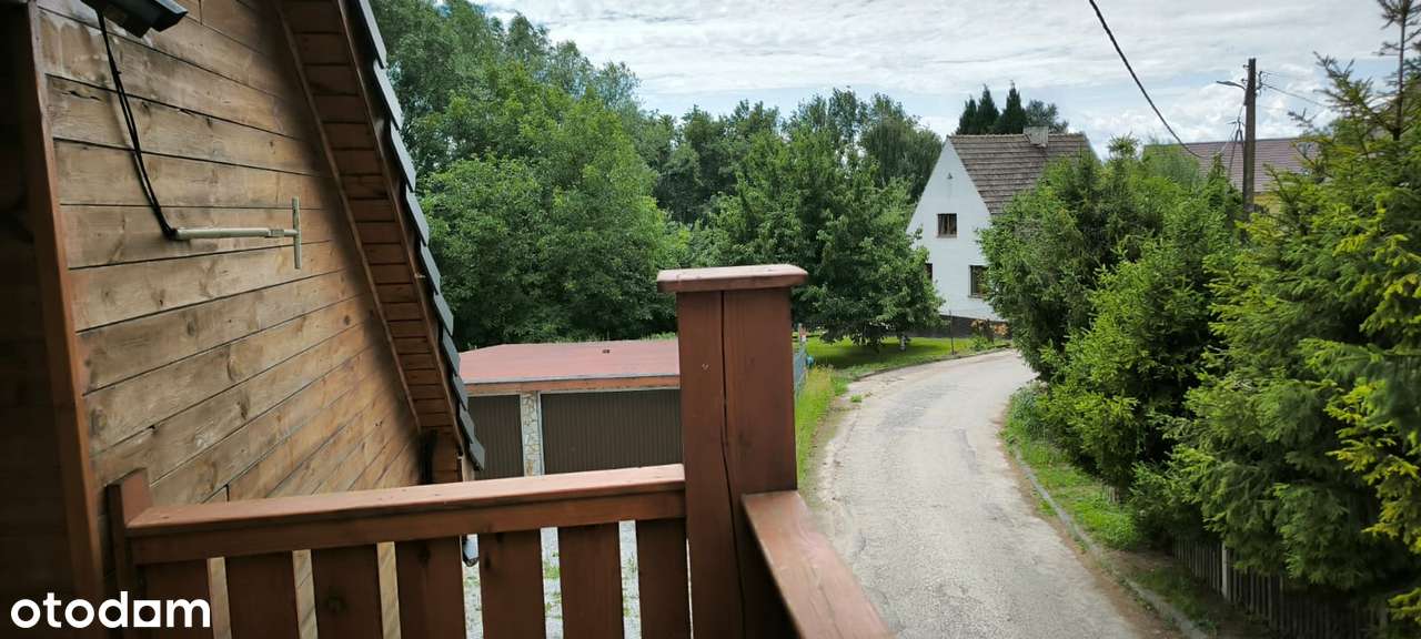 Dom jednorodzinny z basenem i sauną-4