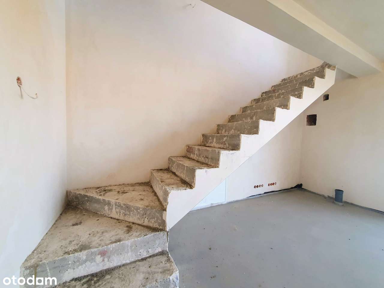 Okazja! 4 - 5 pokoi z ogródkiem, oddany do użytkowania! Bez Prowizji!-3