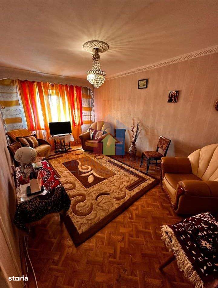 Apartament 3 camere zona Progresu ETAJ 3 - Imagine principală: 2/8