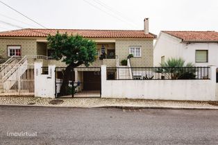 Moradia Bi-Familiar em Porto Salvo - Oeiras