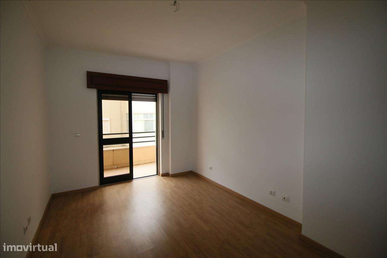 Apartamento familiar no centro de Santarém - Grande imagem: 4/11