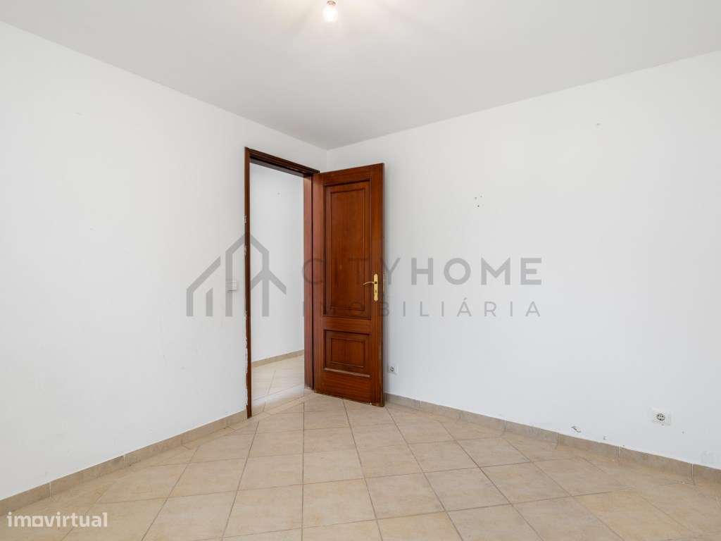 Moradia Duplex tipo T2 com Jardim e Piscina em Condomínio Privado-5