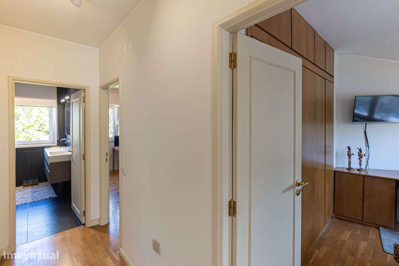 Moradia totalmente remodelada na melhor zona das Antas-28