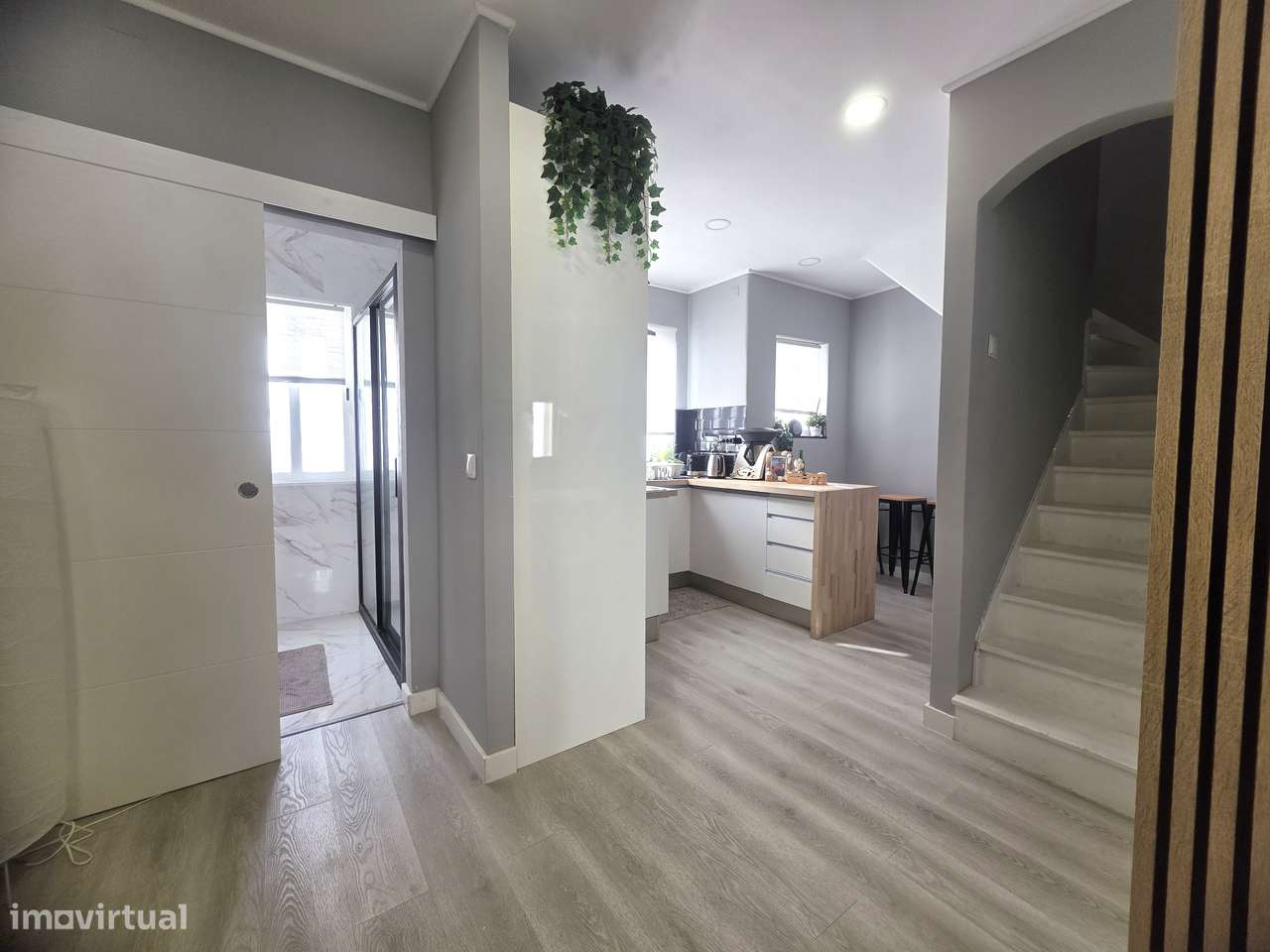 Apartamento T2 Duplex Recuperado - A 70m da Praia do Ouro-19